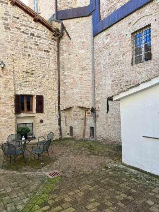 Appartamenti Sole Alle Torri Assise Extérieur photo