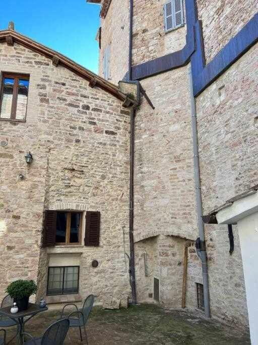Appartamenti Sole Alle Torri Assise Extérieur photo
